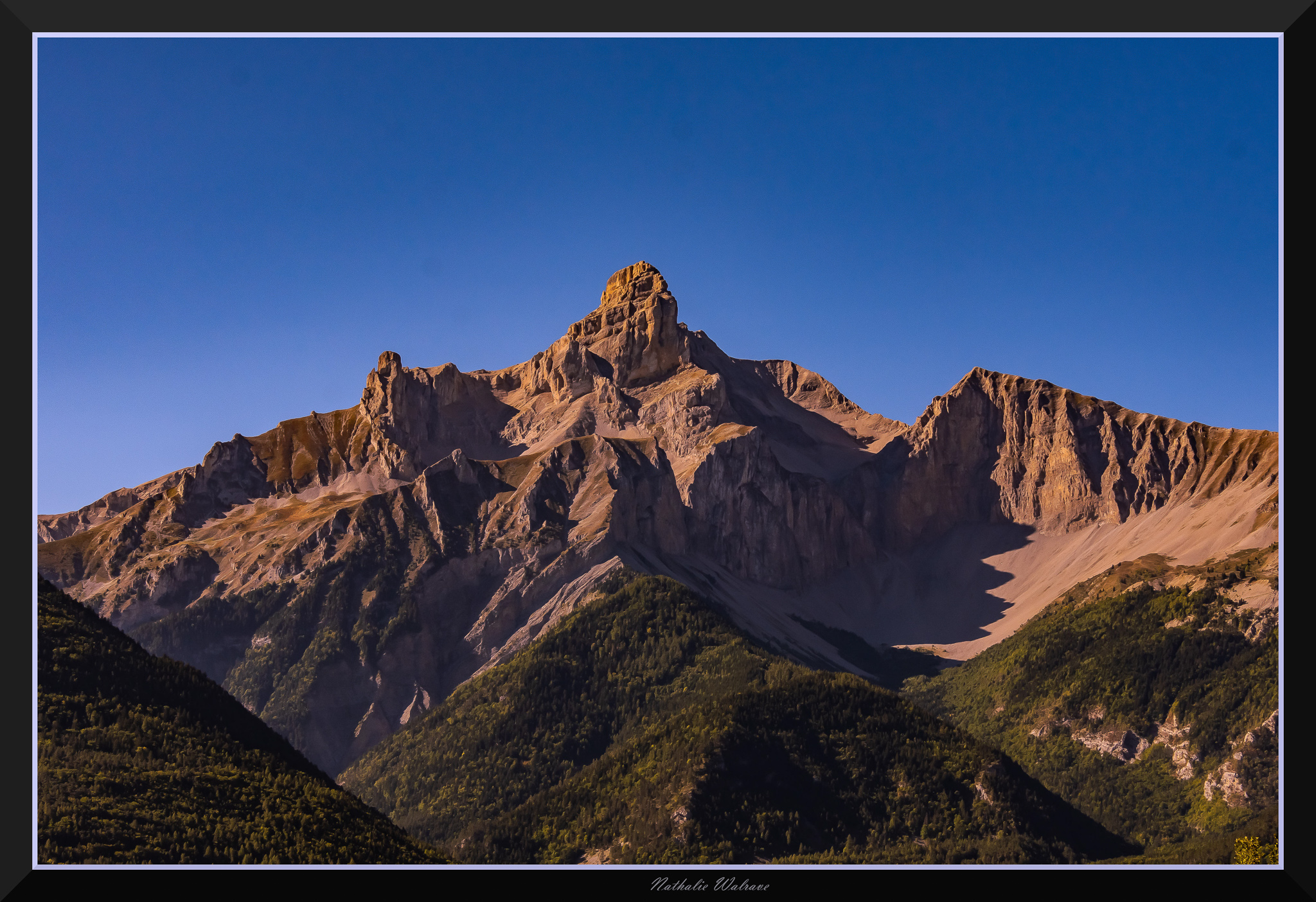 La Grande Moucherolle enneigé à l'heure bleue